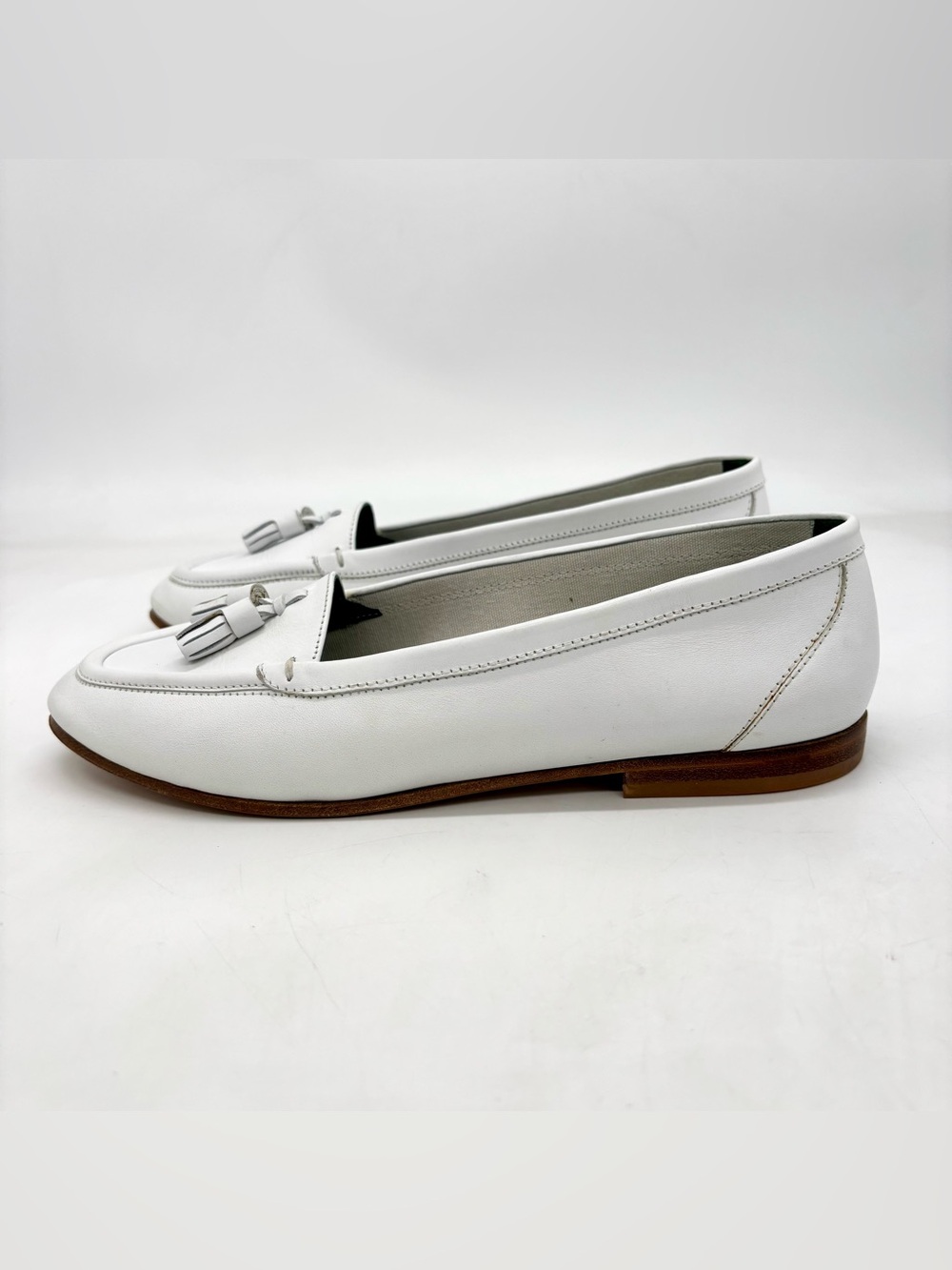 Gucci Tassel Loafer - Picture 3 of 10